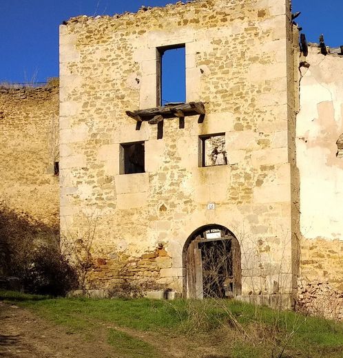 Casa a restaurar